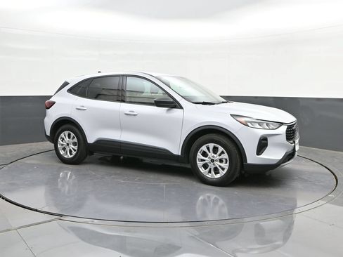 Used 2025 Ford Escape Active w/ Tech Pack #1 FWD image 17