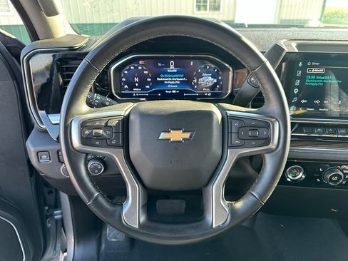 Used 2024 Chevrolet Silverado 1500 LT AWD/4WD image 14