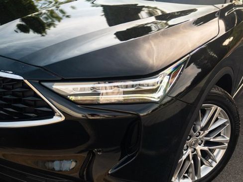 Used 2023 Acura MDX SH-AWD w/ Advance Package image 3