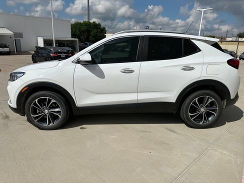Used 2022 Buick Encore GX Select FWD image 4