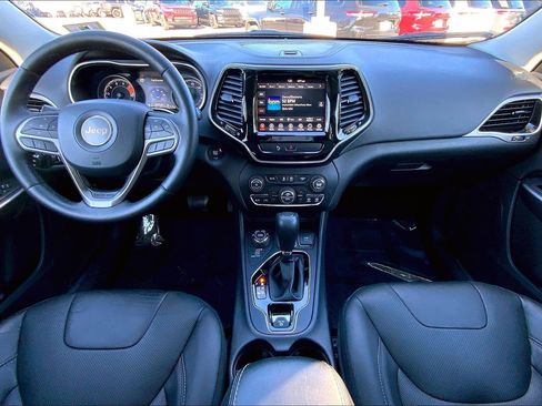 Used 2019 Jeep Cherokee Limited image 13