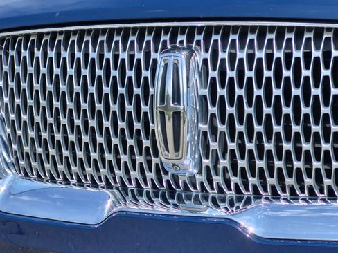 Used 2018 Lincoln Navigator Reserve w/ Technology Package AWD/4WD image 12
