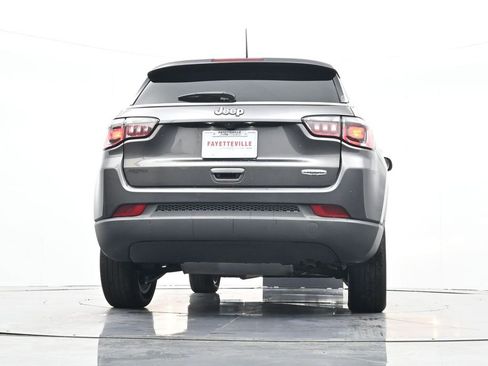 Used 2022 Jeep Compass Latitude w/ Sun and Sound Group image 38