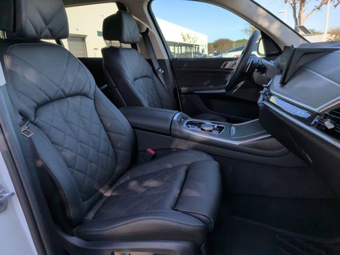 Certified 2025 BMW X7 xDrive40i w/ Premium Package image 35
