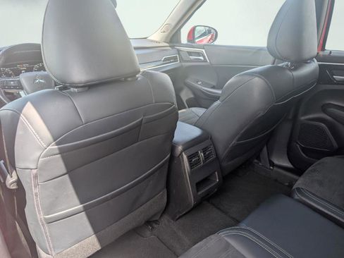 Used 2024 Mitsubishi Outlander SE AWD/4WD image 9