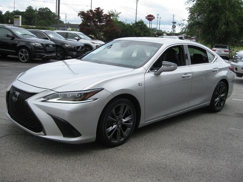 Used 2020 Lexus ES 350 F Sport w/ Accessory Package FWD image 3