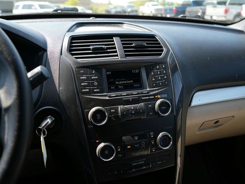 Used 2019 Ford Explorer FWD image 13