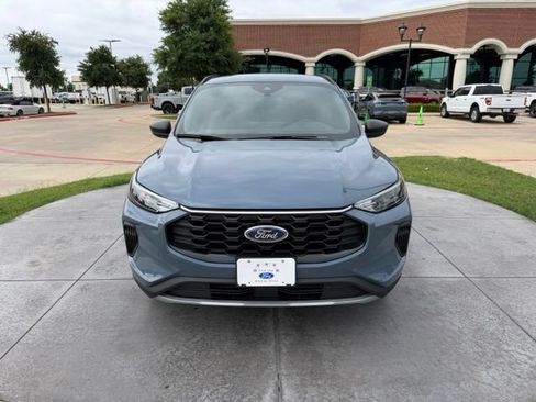 Used 2025 Ford Escape ST-Line w/ Tech Pack #1 FWD image 2