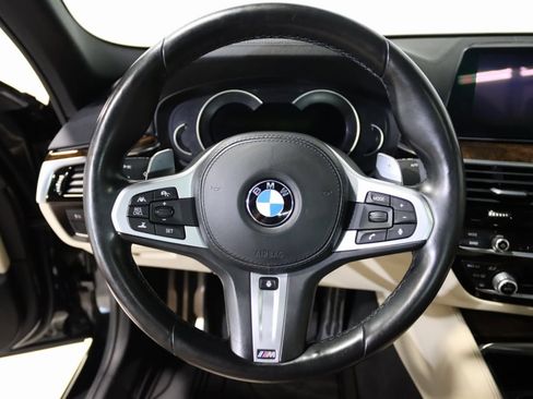 Used 2018 BMW M550i xDrive image 41