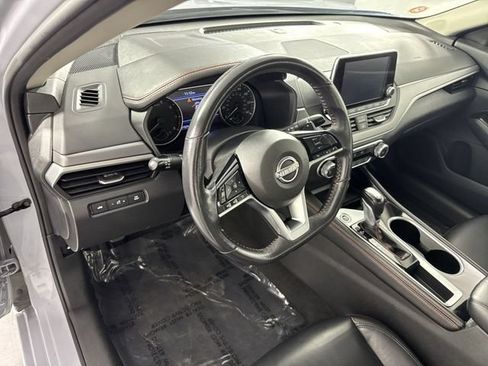 Used 2024 Nissan Altima 2.5 SR FWD image 23