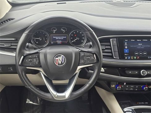 Used 2022 Buick Enclave Essence image 15
