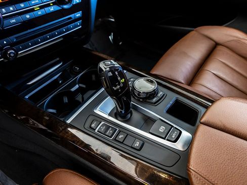 Used 2015 BMW X5 xDrive50i image 17