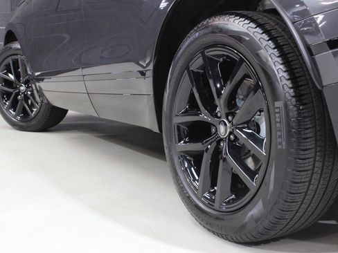 Used 2025 Land Rover Range Rover Velar Dynamic SE image 16