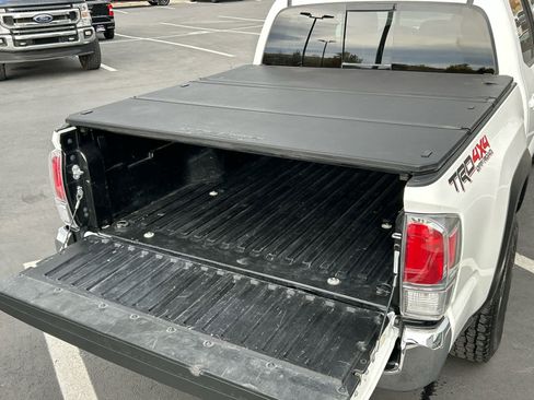 Used 2023 Toyota Tacoma TRD Off-Road image 18