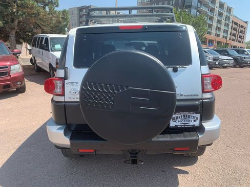 Used 2007 Toyota FJ Cruiser 4WD image 7