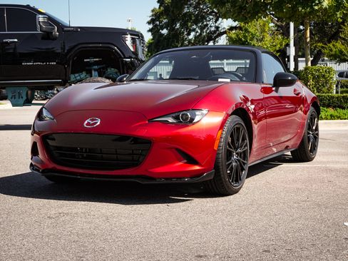 Used 2026 MAZDA MX-5 Miata Club w/ Interior Package RWD image 5