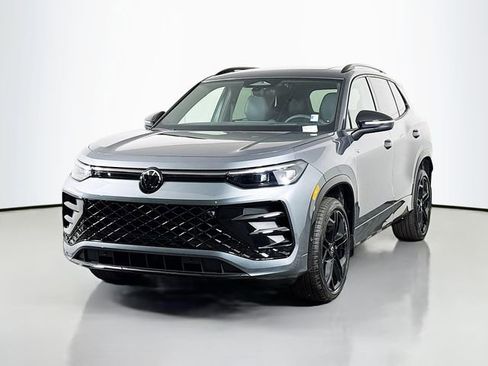 New 2026 Volkswagen Tiguan SE R-Line image 3