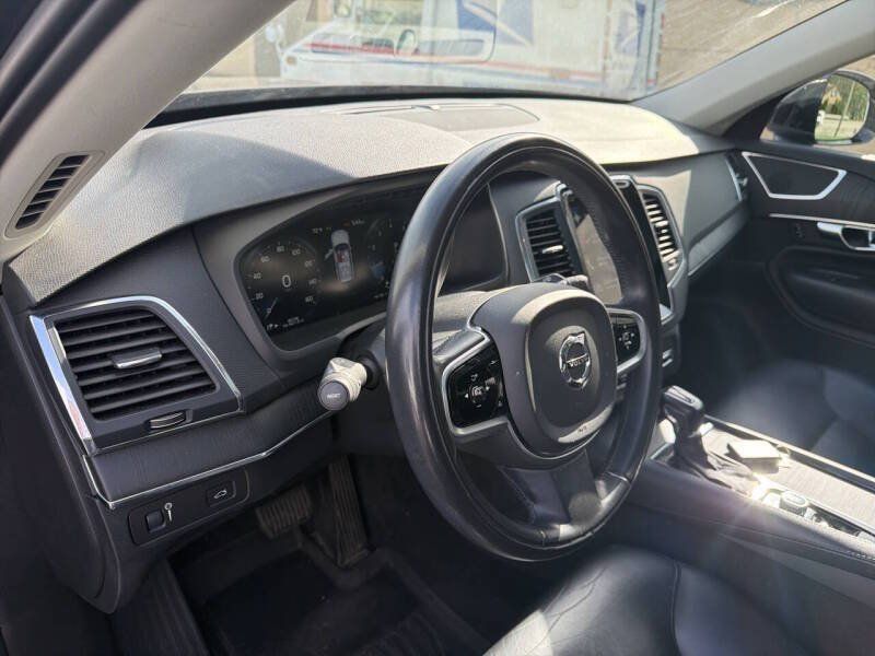 Used 2020 Volvo XC90 T5 Momentum AWD/4WD image 6