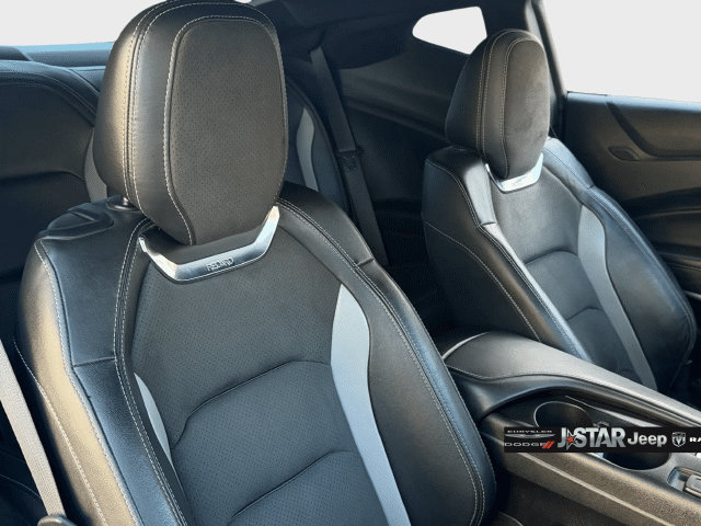 Used 2019 Chevrolet Camaro SS RWD image 13