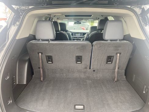 Used 2019 Buick Enclave Essence w/ LPO, Sport Appearance Package image 30