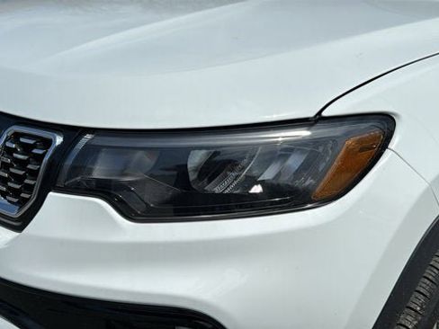 Used 2024 Jeep Compass Limited image 9