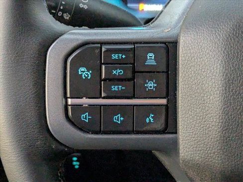 Used 2025 Ford F150 Lariat w/ Equipment Group 501A Mid image 4