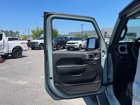 Used 2024 Jeep Wrangler Unlimited w/ Convenience Group AWD/4WD image 49