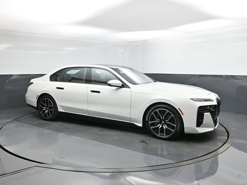 New 2026 BMW i7 eDrive50 w/ M Sport Package image 17