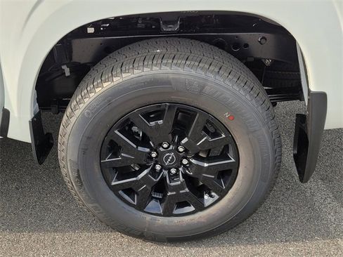 New 2026 Nissan Frontier SV w/ SV Convenience Package image 8
