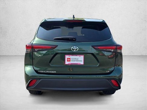 Certified 2024 Toyota Highlander LE FWD image 5