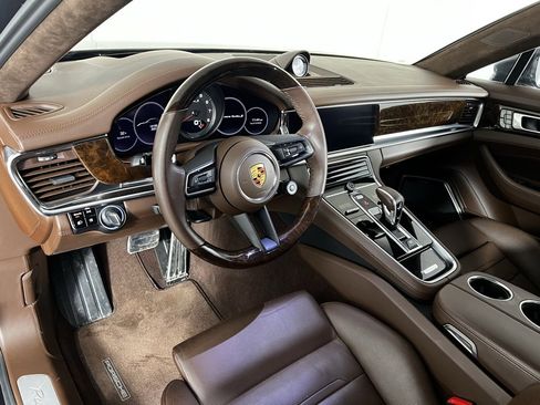 Certified 2021 Porsche Panamera Turbo S image 4