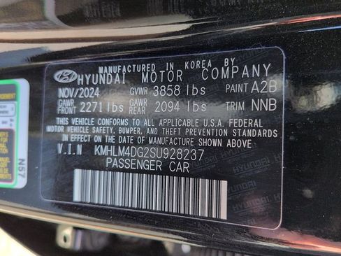 Used 2025 Hyundai Elantra Sport FWD image 13