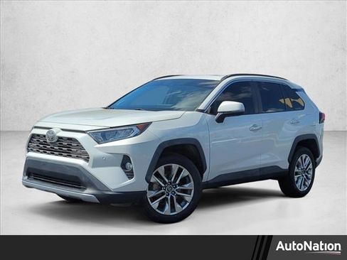 Used 2019 Toyota RAV4 Limited image 1