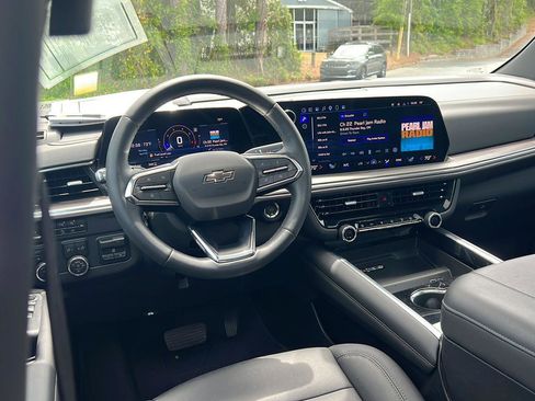 Used 2025 Chevrolet Tahoe Z71 w/ Z71 Off-Road Package AWD/4WD image 20