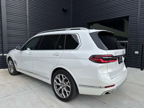 Used 2023 BMW X7 xDrive40i w/ Premium Package image 3
