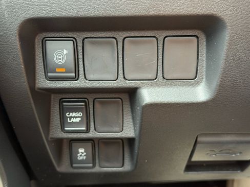 Used 2025 Nissan Frontier SV RWD image 16