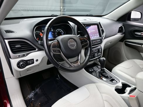 Used 2021 Jeep Cherokee Latitude Lux w/ Comfort/Convenience Group AWD/4WD image 12