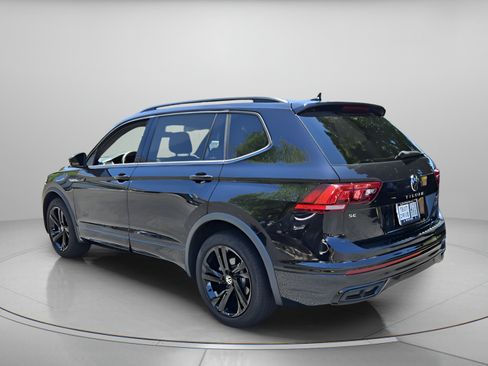 Used 2024 Volkswagen Tiguan SE R-Line FWD image 3