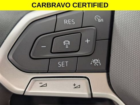 Used 2022 Volkswagen Tiguan SE AWD/4WD image 16