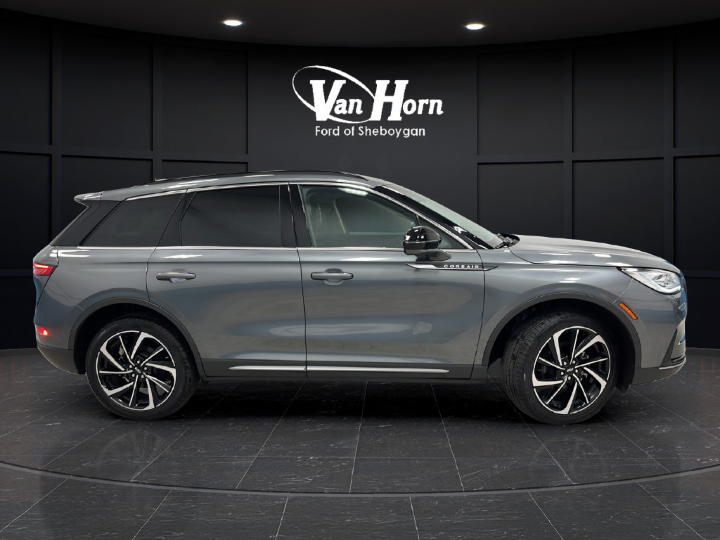 Used 2025 Lincoln Corsair Reserve AWD/4WD image 8