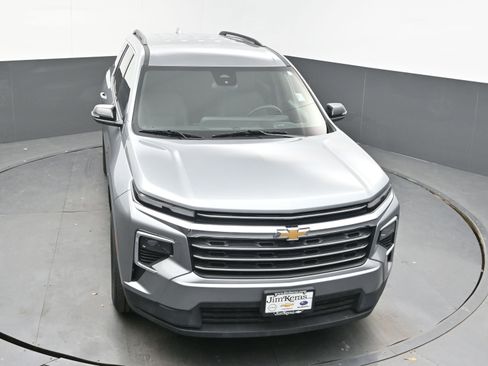 Used 2025 Chevrolet Traverse LT image 29