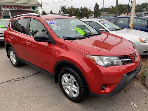Used 2014 Toyota RAV4 LE AWD/4WD image 2