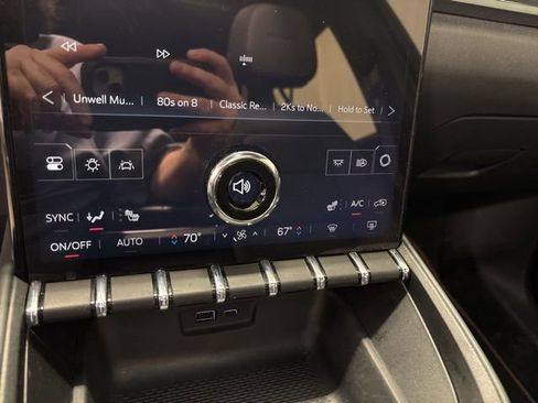 Used 2026 GMC Terrain AT4 w/ Technology Package II AWD/4WD image 23