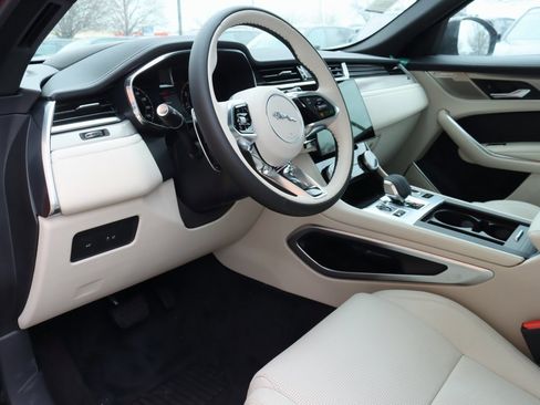 Used 2026 Jaguar F-PACE R-Dynamic S image 13