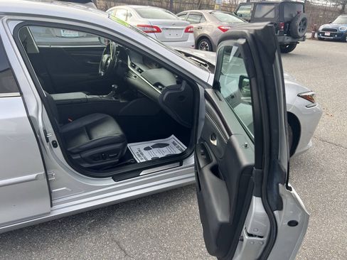 Used 2020 Lexus ES 350 w/ Premium Package FWD image 9