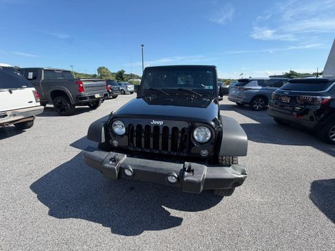 Used 2018 Jeep Wrangler Unlimited Sport w/ Connectivity Group AWD/4WD image 8
