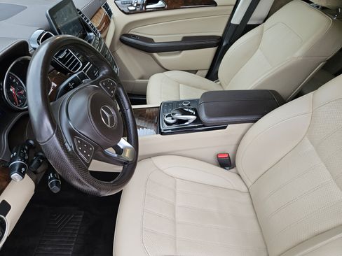 Used 2019 Mercedes-Benz GLS 450 4MATIC image 9