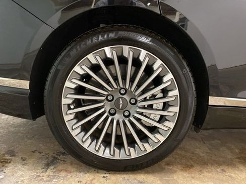 Used 2024 Genesis G80 image 27