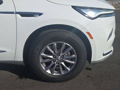 Used 2024 Buick Enclave Premium FWD image 5