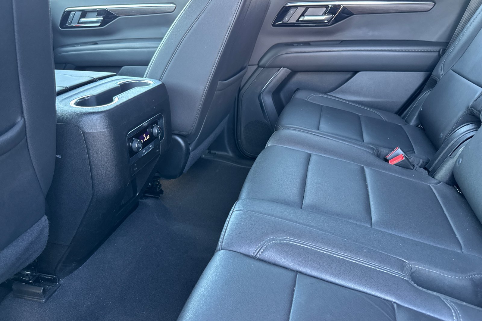 Used 2025 Chevrolet Tahoe Z71 AWD/4WD image 14
